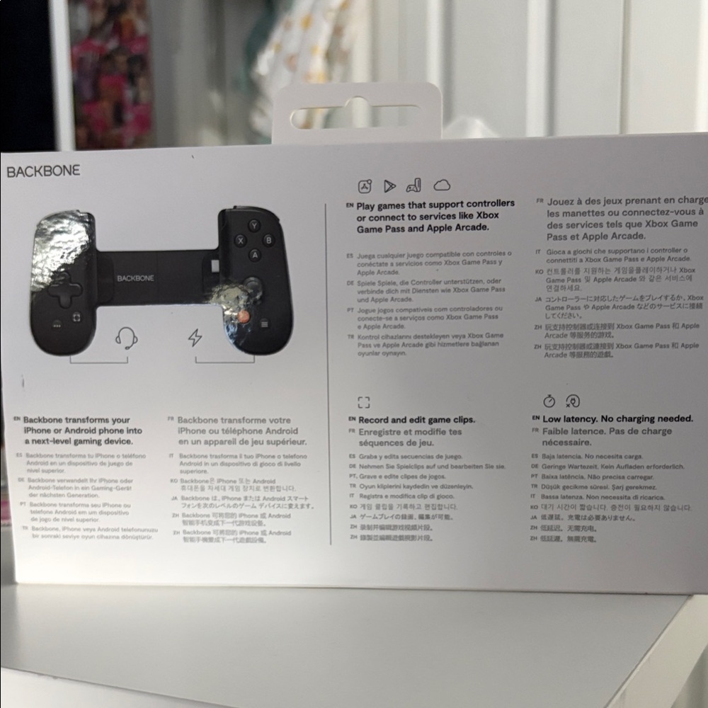Backbone Handheld Gaming Console - Picture 4 of 4